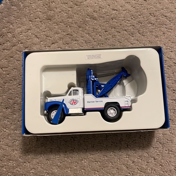 Corgi, CAA transport truck - Picture 2 of 2